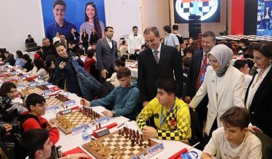 Türkiye Yıldızlar Satranç Şampiyonası başladı! Dereceye girenlere milli takım müjdesi